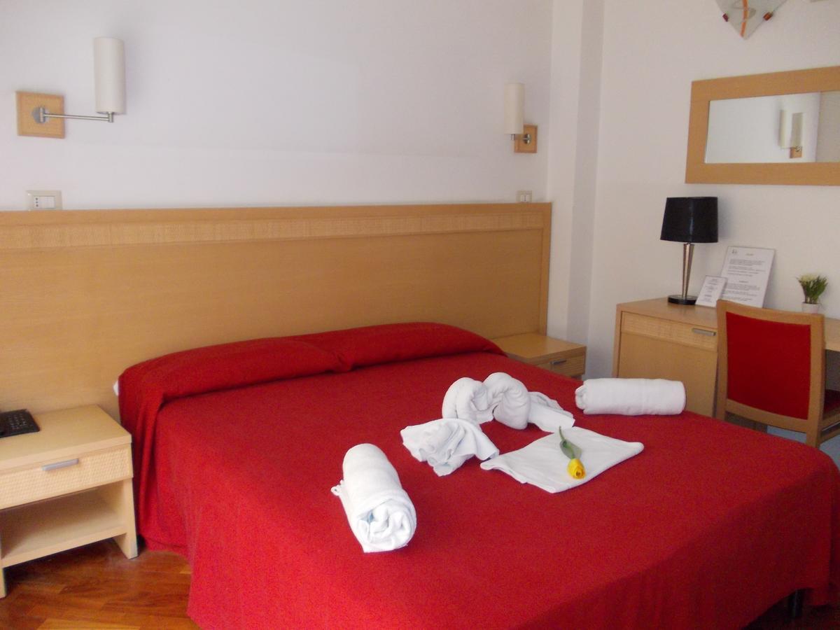 Town Hotel 3*